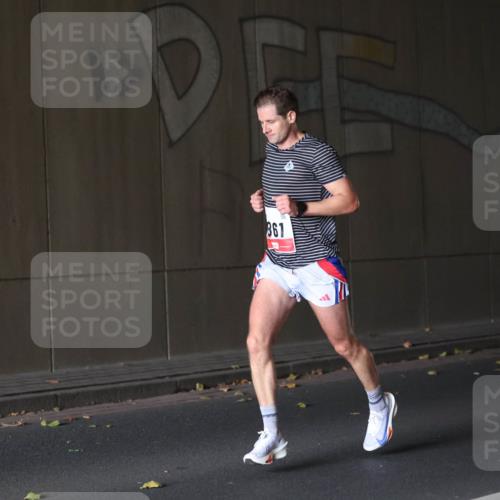 05.10.2025 - 20. swb-Marathon Bremen Michael Strokosch http://msf.ph/oto/9211680 05.10.2025 11:57:26 Laufen 861 meine-sportfotos.de
