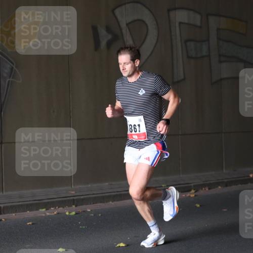 05.10.2025 - 20. swb-Marathon Bremen Michael Strokosch http://msf.ph/oto/9211681 05.10.2025 11:57:26 Laufen 861 meine-sportfotos.de