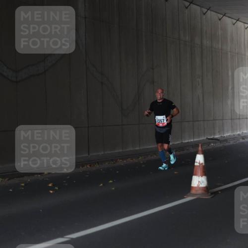 05.10.2025 - 20. swb-Marathon Bremen Michael Strokosch http://msf.ph/oto/9211684 05.10.2025 11:57:48 Laufen 1357 meine-sportfotos.de