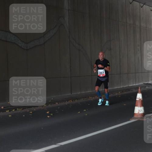 05.10.2025 - 20. swb-Marathon Bremen Michael Strokosch http://msf.ph/oto/9211685 05.10.2025 11:57:48 Laufen 1357 meine-sportfotos.de