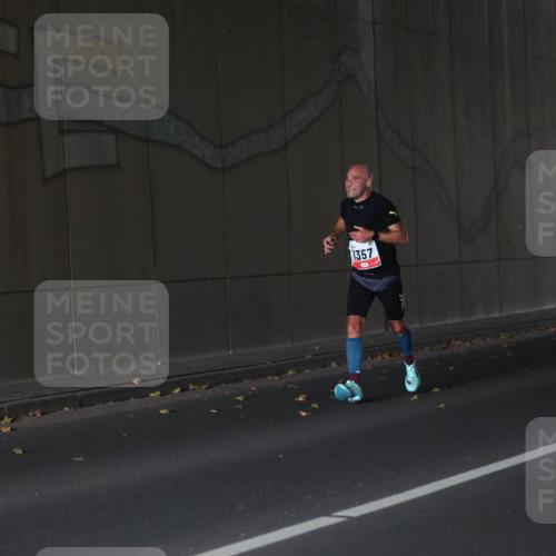 05.10.2025 - 20. swb-Marathon Bremen Michael Strokosch http://msf.ph/oto/9211687 05.10.2025 11:57:49 Laufen 1357 meine-sportfotos.de