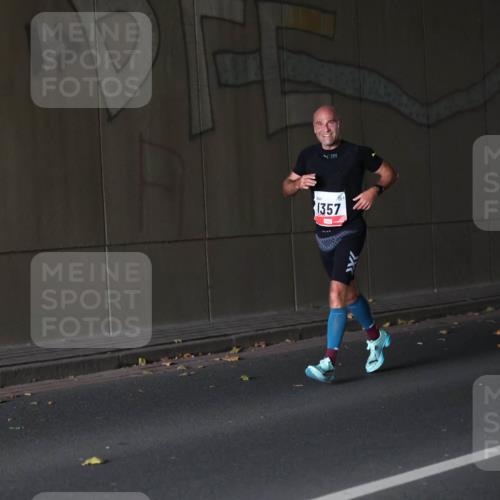 05.10.2025 - 20. swb-Marathon Bremen Michael Strokosch http://msf.ph/oto/9211690 05.10.2025 11:57:50 Laufen 1357 meine-sportfotos.de
