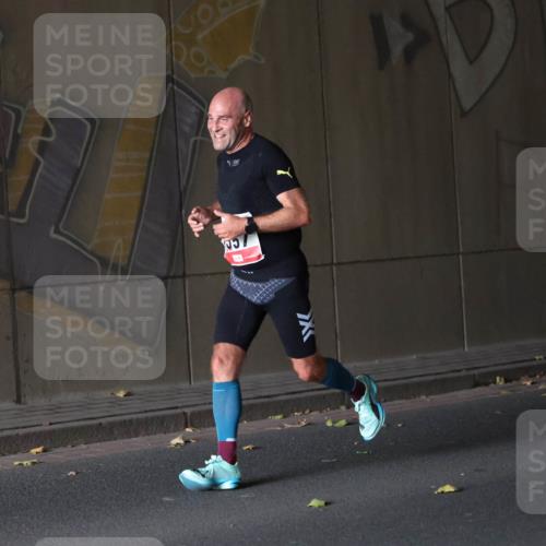 05.10.2025 - 20. swb-Marathon Bremen Michael Strokosch http://msf.ph/oto/9211693 05.10.2025 11:57:51 Laufen  meine-sportfotos.de