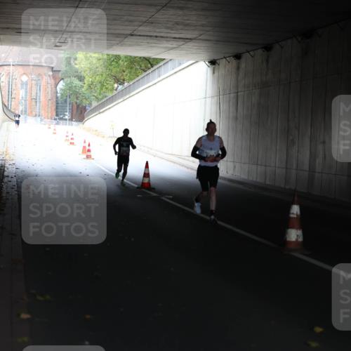 05.10.2025 - 20. swb-Marathon Bremen Michael Strokosch http://msf.ph/oto/9211706 05.10.2025 11:58:49 Laufen  meine-sportfotos.de