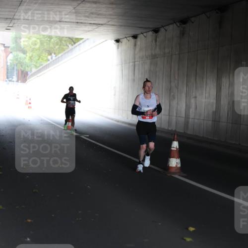 05.10.2025 - 20. swb-Marathon Bremen Michael Strokosch http://msf.ph/oto/9211708 05.10.2025 11:58:50 Laufen  meine-sportfotos.de