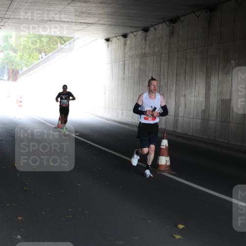 05.10.2025 - 20. swb-Marathon Bremen Michael Strokosch http://msf.ph/oto/9211709 05.10.2025 11:58:50 Laufen  meine-sportfotos.de