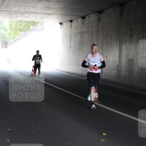 05.10.2025 - 20. swb-Marathon Bremen Michael Strokosch http://msf.ph/oto/9211710 05.10.2025 11:58:50 Laufen  meine-sportfotos.de