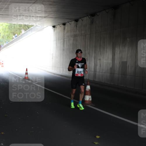05.10.2025 - 20. swb-Marathon Bremen Michael Strokosch http://msf.ph/oto/9211714 05.10.2025 11:58:53 Laufen 1083 meine-sportfotos.de