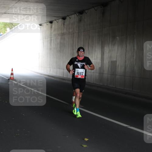 05.10.2025 - 20. swb-Marathon Bremen Michael Strokosch http://msf.ph/oto/9211715 05.10.2025 11:58:54 Laufen 1083 meine-sportfotos.de