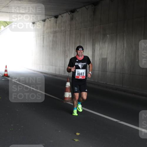 05.10.2025 - 20. swb-Marathon Bremen Michael Strokosch http://msf.ph/oto/9211716 05.10.2025 11:58:54 Laufen 1083 meine-sportfotos.de
