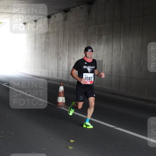 05.10.2025 - 20. swb-Marathon Bremen Michael Strokosch http://msf.ph/oto/9211717 05.10.2025 11:58:54 Laufen 1083 meine-sportfotos.de