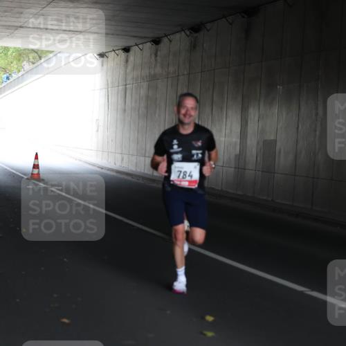 05.10.2025 - 20. swb-Marathon Bremen Michael Strokosch http://msf.ph/oto/9211723 05.10.2025 11:59:08 Laufen 784 meine-sportfotos.de