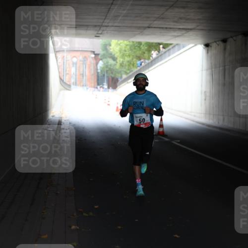 05.10.2025 - 20. swb-Marathon Bremen Michael Strokosch http://msf.ph/oto/9211730 05.10.2025 11:59:41 Laufen 50 meine-sportfotos.de