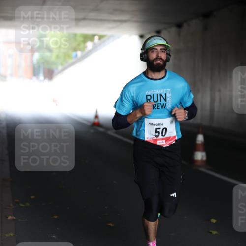 05.10.2025 - 20. swb-Marathon Bremen Michael Strokosch http://msf.ph/oto/9211737 05.10.2025 11:59:42 Laufen 50 meine-sportfotos.de