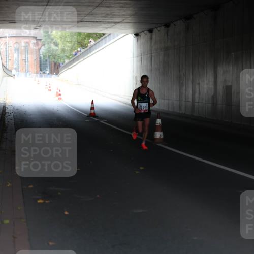 05.10.2025 - 20. swb-Marathon Bremen Michael Strokosch http://msf.ph/oto/9211740 05.10.2025 12:00:33 Laufen 3620 meine-sportfotos.de