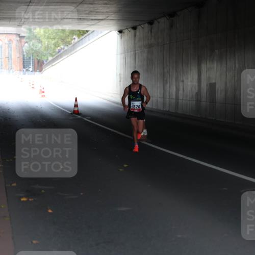 05.10.2025 - 20. swb-Marathon Bremen Michael Strokosch http://msf.ph/oto/9211741 05.10.2025 12:00:33 Laufen 3620 meine-sportfotos.de