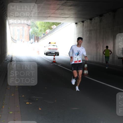 05.10.2025 - 20. swb-Marathon Bremen Michael Strokosch http://msf.ph/oto/9211751 05.10.2025 12:00:57 Laufen  meine-sportfotos.de