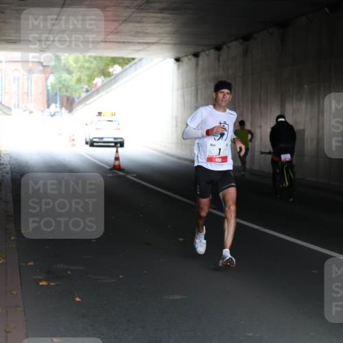 05.10.2025 - 20. swb-Marathon Bremen Michael Strokosch http://msf.ph/oto/9211753 05.10.2025 12:00:57 Laufen  meine-sportfotos.de