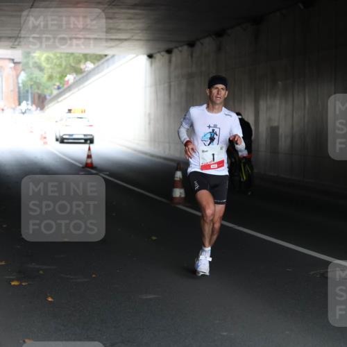 05.10.2025 - 20. swb-Marathon Bremen Michael Strokosch http://msf.ph/oto/9211754 05.10.2025 12:00:57 Laufen  meine-sportfotos.de