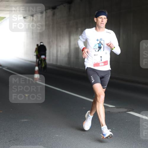 05.10.2025 - 20. swb-Marathon Bremen Michael Strokosch http://msf.ph/oto/9211757 05.10.2025 12:00:58 Laufen  meine-sportfotos.de