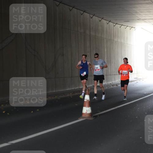 05.10.2025 - 20. swb-Marathon Bremen Michael Strokosch http://msf.ph/oto/9211762 05.10.2025 12:01:22 Laufen 17, 1771 meine-sportfotos.de