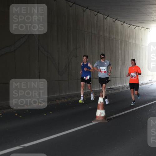 05.10.2025 - 20. swb-Marathon Bremen Michael Strokosch http://msf.ph/oto/9211763 05.10.2025 12:01:22 Laufen 17, 1771 meine-sportfotos.de