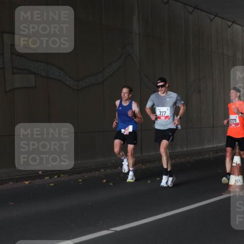 05.10.2025 - 20. swb-Marathon Bremen Michael Strokosch http://msf.ph/oto/9211767 05.10.2025 12:01:24 Laufen 17, 1771 meine-sportfotos.de