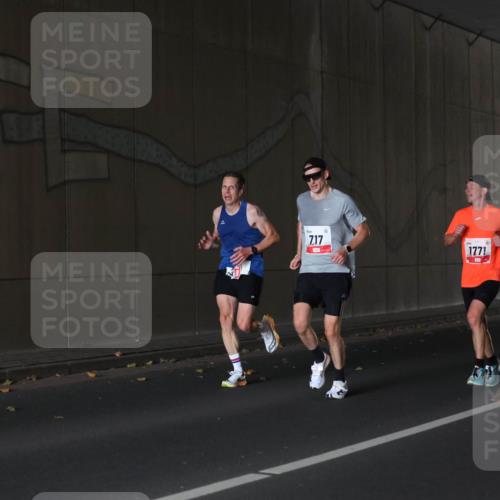 05.10.2025 - 20. swb-Marathon Bremen Michael Strokosch http://msf.ph/oto/9211768 05.10.2025 12:01:24 Laufen 17, 1771 meine-sportfotos.de