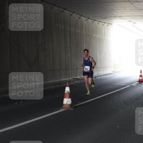 05.10.2025 - 20. swb-Marathon Bremen Michael Strokosch http://msf.ph/oto/9211773 05.10.2025 12:01:35 Laufen 542 meine-sportfotos.de