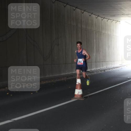 05.10.2025 - 20. swb-Marathon Bremen Michael Strokosch http://msf.ph/oto/9211775 05.10.2025 12:01:36 Laufen 542 meine-sportfotos.de