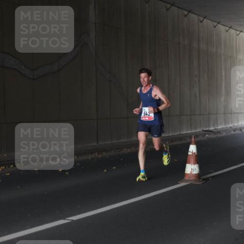 05.10.2025 - 20. swb-Marathon Bremen Michael Strokosch http://msf.ph/oto/9211777 05.10.2025 12:01:36 Laufen 542 meine-sportfotos.de