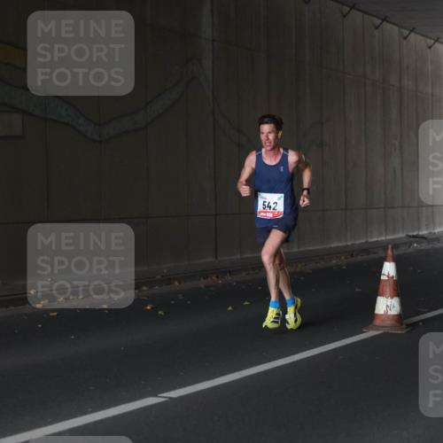 05.10.2025 - 20. swb-Marathon Bremen Michael Strokosch http://msf.ph/oto/9211778 05.10.2025 12:01:37 Laufen 542 meine-sportfotos.de