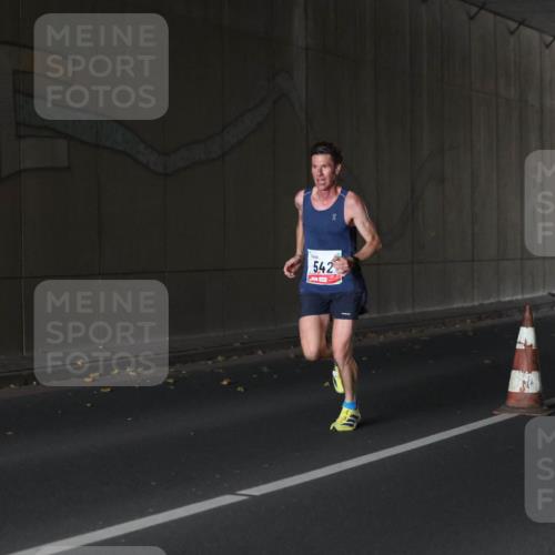 05.10.2025 - 20. swb-Marathon Bremen Michael Strokosch http://msf.ph/oto/9211779 05.10.2025 12:01:37 Laufen 542 meine-sportfotos.de