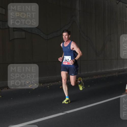 05.10.2025 - 20. swb-Marathon Bremen Michael Strokosch http://msf.ph/oto/9211780 05.10.2025 12:01:37 Laufen 542 meine-sportfotos.de