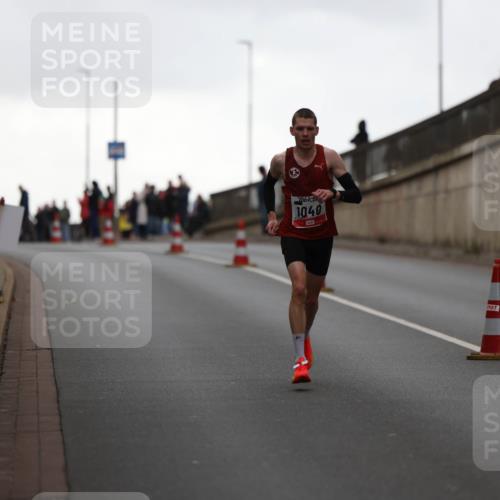 05.10.2025 - 20. swb-Marathon Bremen Michael Strokosch http://msf.ph/oto/9211790 05.10.2025 12:02:18 Laufen 1991, 1040 meine-sportfotos.de