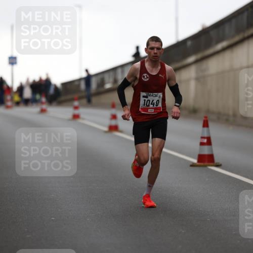 05.10.2025 - 20. swb-Marathon Bremen Michael Strokosch http://msf.ph/oto/9211795 05.10.2025 12:02:19 Laufen 1040 meine-sportfotos.de