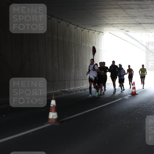 05.10.2025 - 20. swb-Marathon Bremen Michael Strokosch http://msf.ph/oto/9211799 05.10.2025 12:02:38 Laufen  meine-sportfotos.de