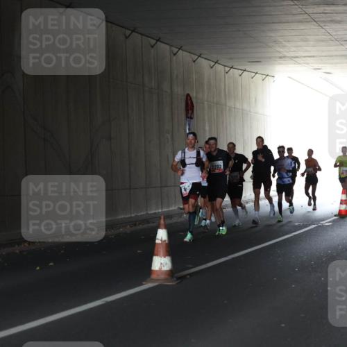 05.10.2025 - 20. swb-Marathon Bremen Michael Strokosch http://msf.ph/oto/9211802 05.10.2025 12:02:39 Laufen 6, 2292 meine-sportfotos.de