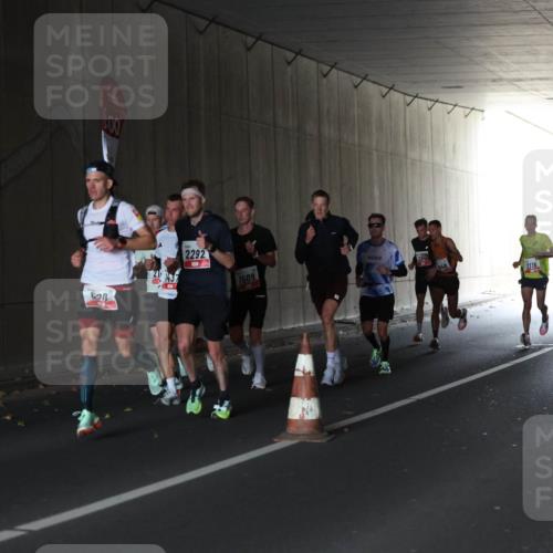 05.10.2025 - 20. swb-Marathon Bremen Michael Strokosch http://msf.ph/oto/9211807 05.10.2025 12:02:41 Laufen 00, 628, 21437, 2292, 1509, 30, 2116 meine-sportfotos.de
