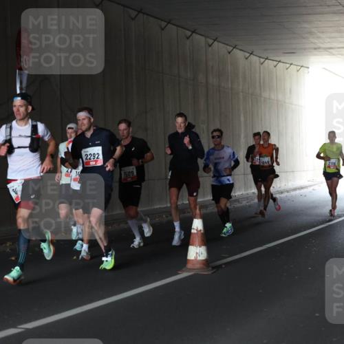 05.10.2025 - 20. swb-Marathon Bremen Michael Strokosch http://msf.ph/oto/9211808 05.10.2025 12:02:41 Laufen 3, 0, 2292, 1509, 948, 2116 meine-sportfotos.de