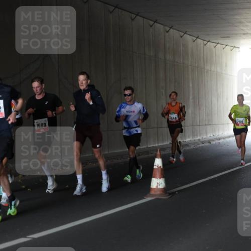 05.10.2025 - 20. swb-Marathon Bremen Michael Strokosch http://msf.ph/oto/9211810 05.10.2025 12:02:42 Laufen 2292, 1509, 948, 2116 meine-sportfotos.de