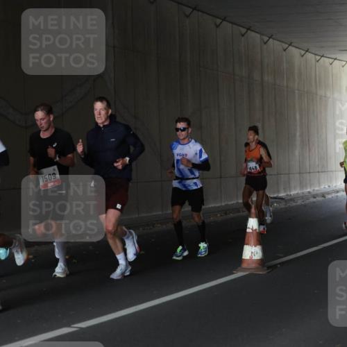 05.10.2025 - 20. swb-Marathon Bremen Michael Strokosch http://msf.ph/oto/9211811 05.10.2025 12:02:42 Laufen 2292, 1509, 948, 2116 meine-sportfotos.de
