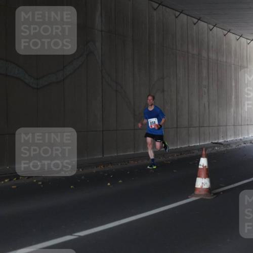 05.10.2025 - 20. swb-Marathon Bremen Michael Strokosch http://msf.ph/oto/9211835 05.10.2025 12:04:04 Laufen 956 meine-sportfotos.de