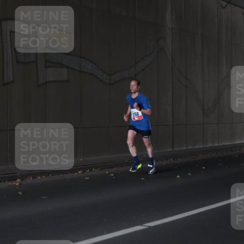05.10.2025 - 20. swb-Marathon Bremen Michael Strokosch http://msf.ph/oto/9211840 05.10.2025 12:04:06 Laufen 956 meine-sportfotos.de