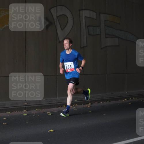 05.10.2025 - 20. swb-Marathon Bremen Michael Strokosch http://msf.ph/oto/9211845 05.10.2025 12:04:07 Laufen 956 meine-sportfotos.de