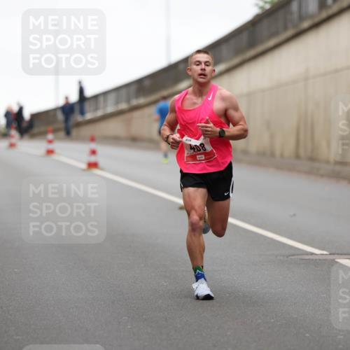 05.10.2025 - 20. swb-Marathon Bremen Michael Strokosch http://msf.ph/oto/9211861 05.10.2025 12:04:24 Laufen 08 meine-sportfotos.de