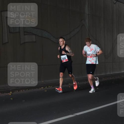 05.10.2025 - 20. swb-Marathon Bremen Michael Strokosch http://msf.ph/oto/9211873 05.10.2025 12:04:35 Laufen 309, 1667 meine-sportfotos.de