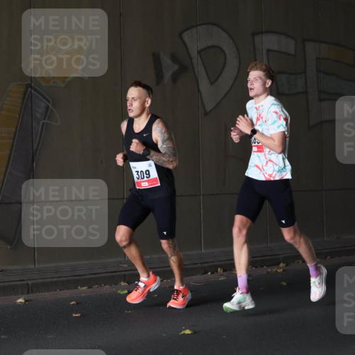 05.10.2025 - 20. swb-Marathon Bremen Michael Strokosch http://msf.ph/oto/9211877 05.10.2025 12:04:36 Laufen 309 meine-sportfotos.de