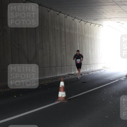 05.10.2025 - 20. swb-Marathon Bremen Michael Strokosch http://msf.ph/oto/9211878 05.10.2025 12:05:51 Laufen 1632 meine-sportfotos.de