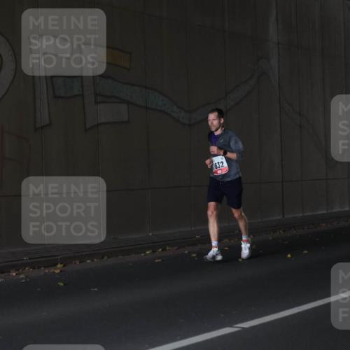 05.10.2025 - 20. swb-Marathon Bremen Michael Strokosch http://msf.ph/oto/9211885 05.10.2025 12:05:54 Laufen 1632 meine-sportfotos.de